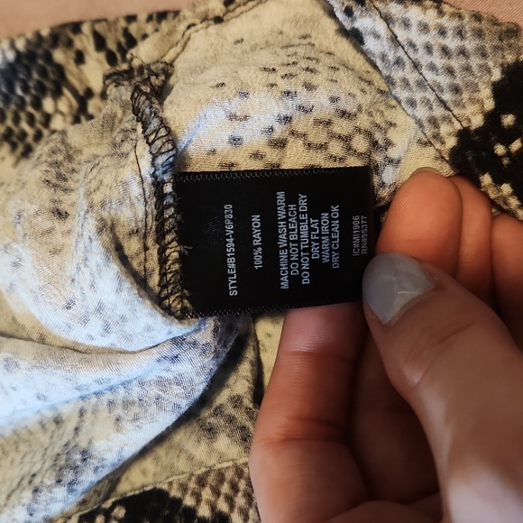 💥2/$20💥 Sanctuary Snakeskin Wrap Blouse - Picture 10 of 10